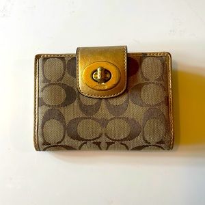 Vintage Coach Signature C Compact Turn-Lock Wallet
